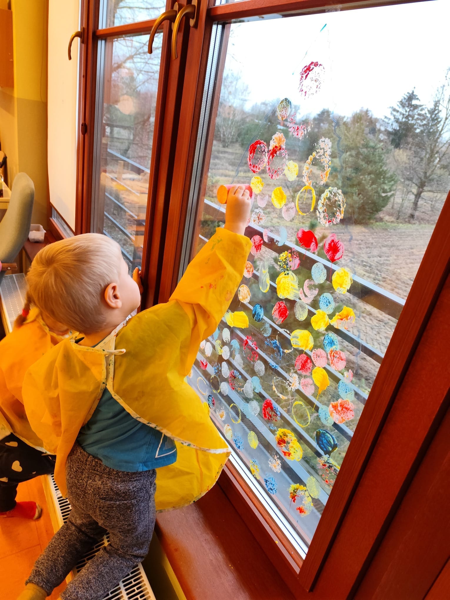 Od początku grudnia robimy zadania i bawimy się z kalendarzem adwentowym. Każdeg...