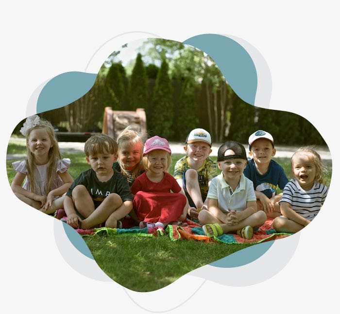 dzieci-na-łące-usmiech