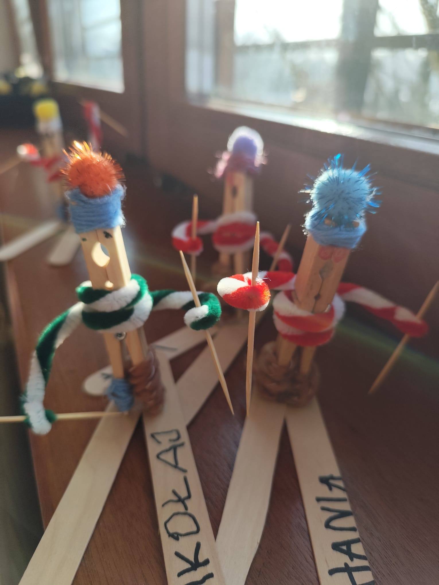 N jak narty i narciarze. Dużo pracy i dużo zabawy. Pozdrawia…