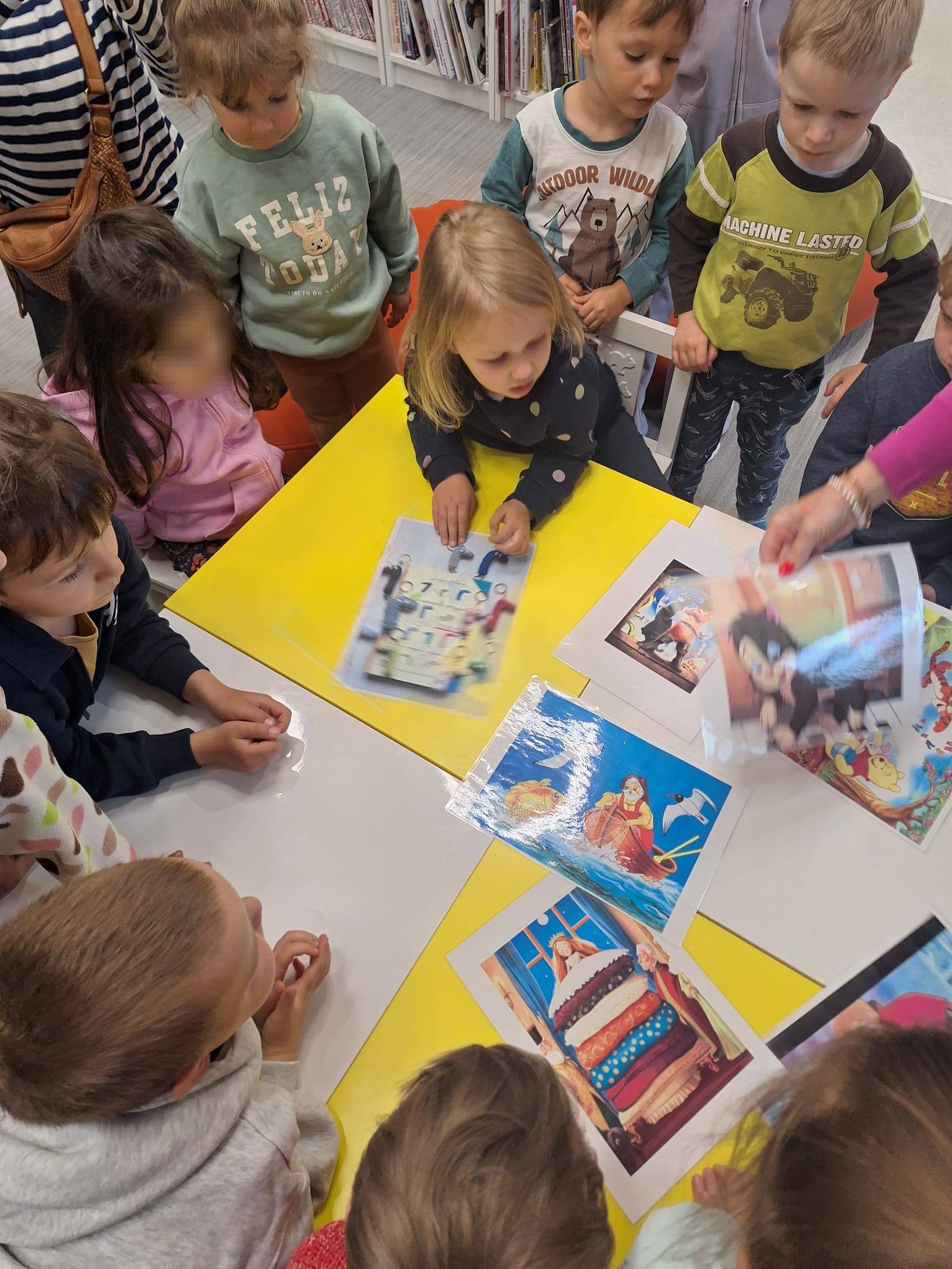 Z okazji Bibliotekarza Miski i Pszczoly wyruszyly na wyciec