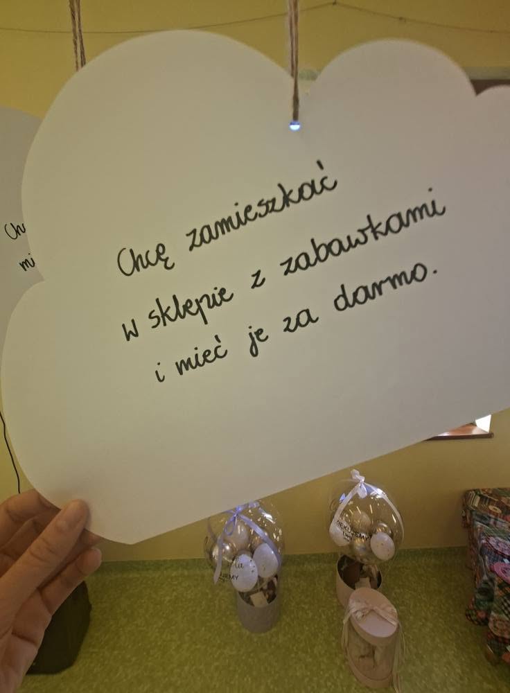 "Chcę być taka mała, żeby chodzić ludziom po rzęsach", "Chc... 2 1782325952 81 Chce byc taka mala zeby chodzic ludziom po rzesach Chc